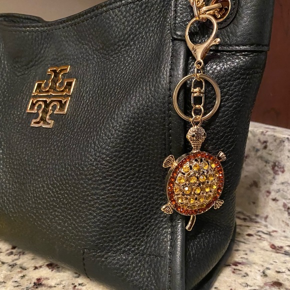 Rhinestone and gold turtle metal pendant keychain charm. New with gift box. - Picture 4 of 4